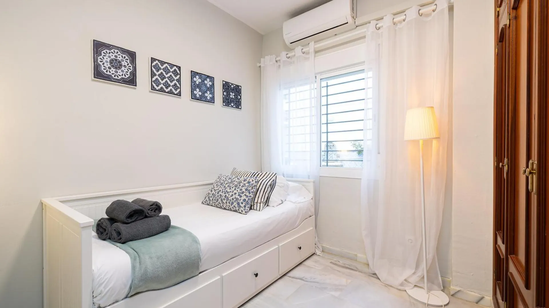 Holidays2Malaga Eduardo Ocon Quiet&High Speed Wifi Apartment